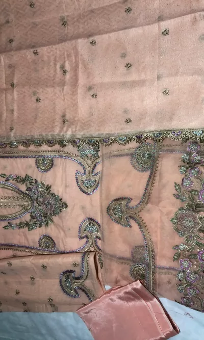 Best Asian and Pakistani Clothes Online. A popular UK provider of Fashion, with luxury and designer brands in clothing, for all occasions.