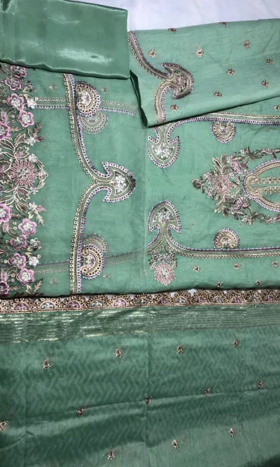 Best Asian and Pakistani Clothes Online. A popular UK provider of Fashion, with luxury and designer brands in clothing, for all occasions.